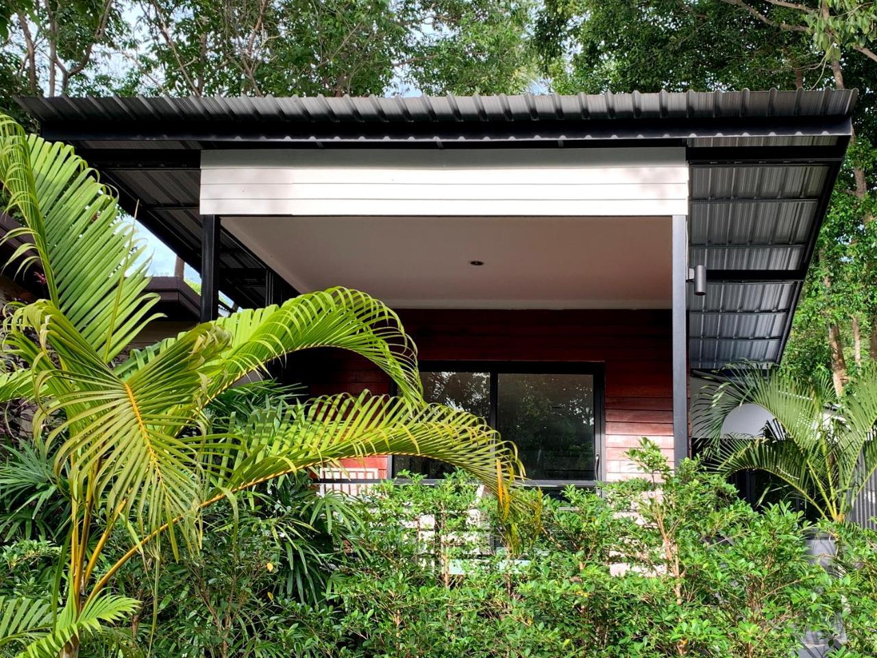 West Coast Beach Resort Ko Pha Ngan Exterior photo